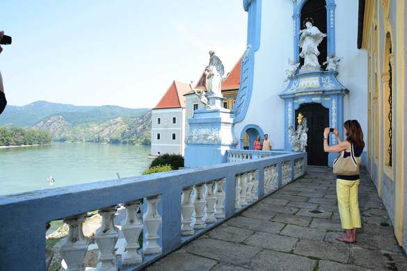 AmaWaterways Excursions DANUBE Durnstein.JPG